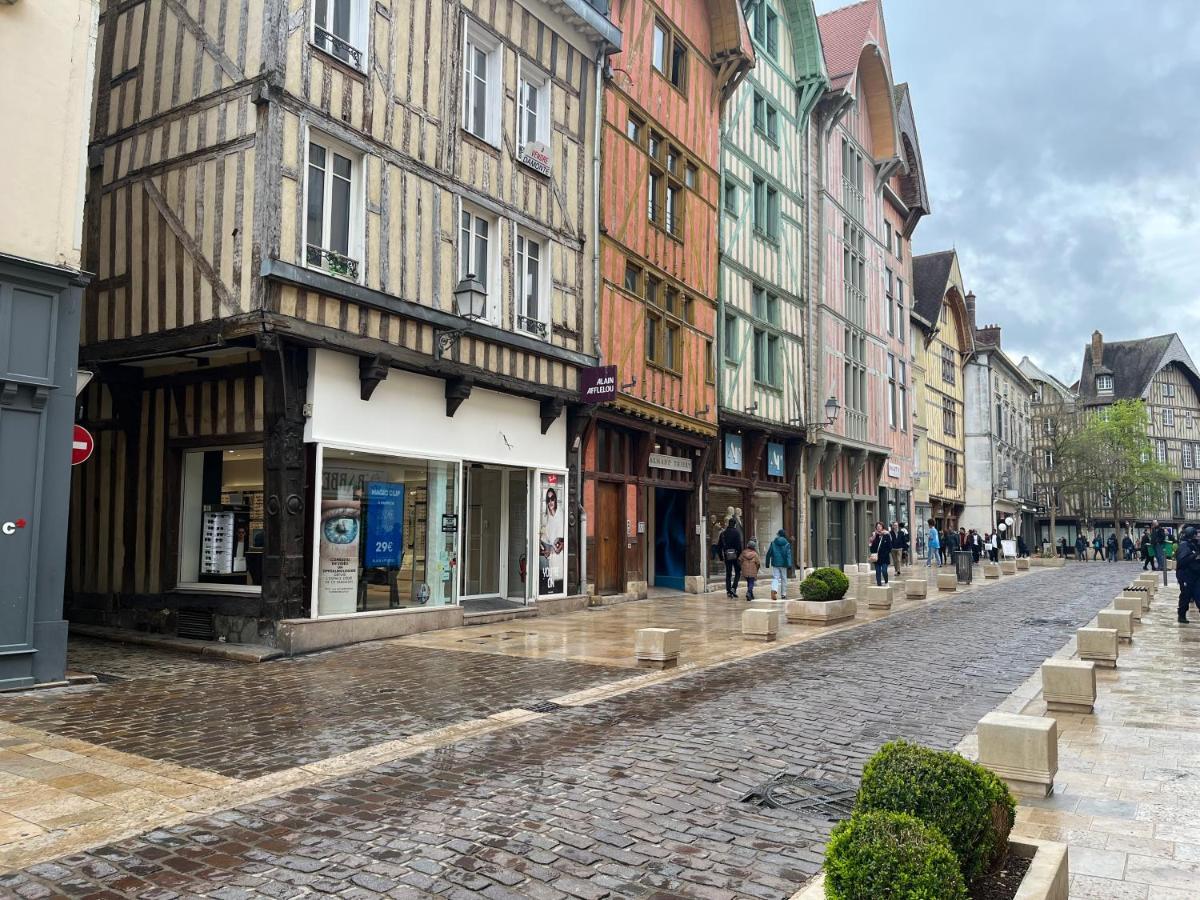 Coeur De Bouchon Apartment Troyes Exterior photo